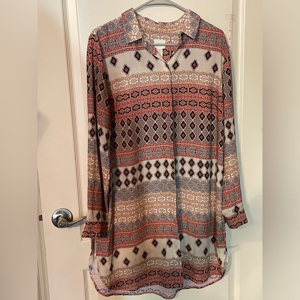 Chicos stylish long silky button up blouse in tribal design size 2